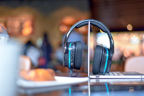 电竞知音，听声辨位神器——罗技G633s游戏耳机深度体验